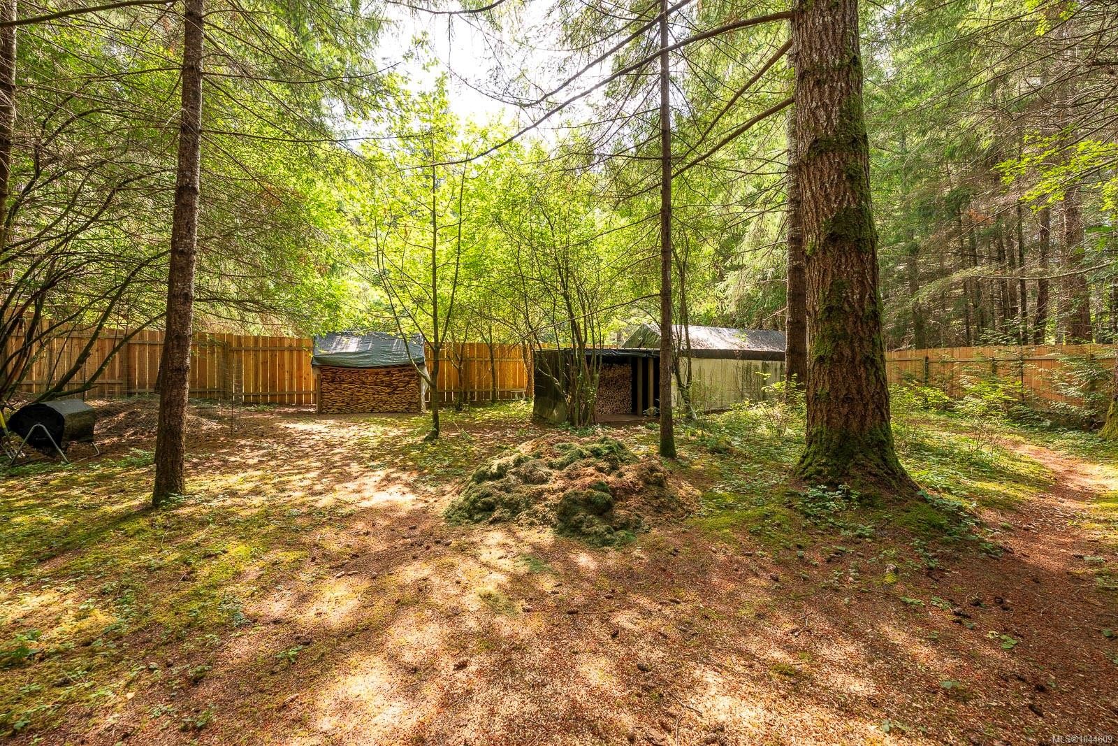 307 Bates Dr, Fanny Bay, BC