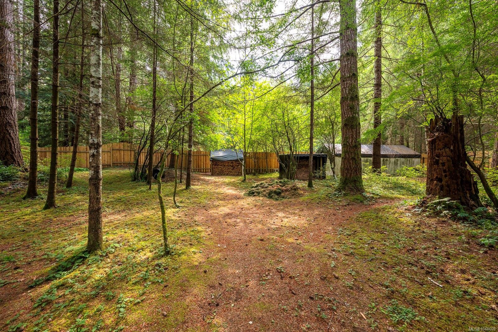 307 Bates Dr, Fanny Bay, BC