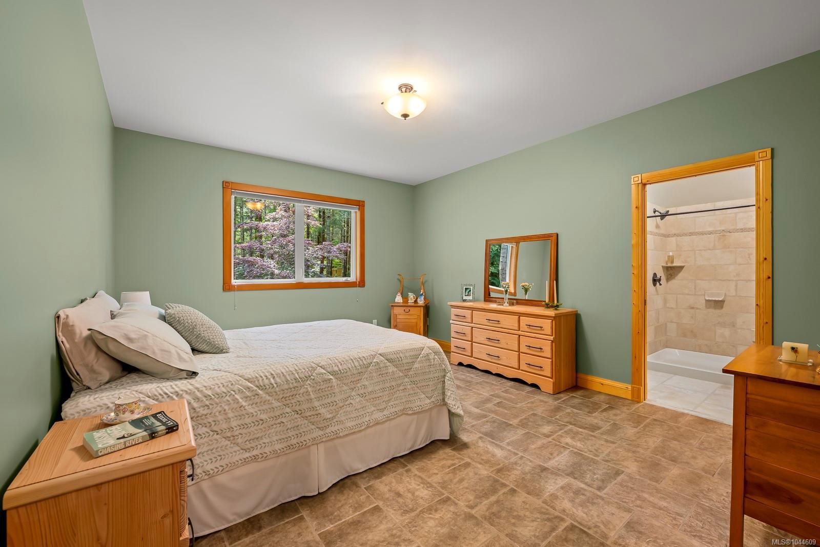307 Bates Dr, Fanny Bay, BC