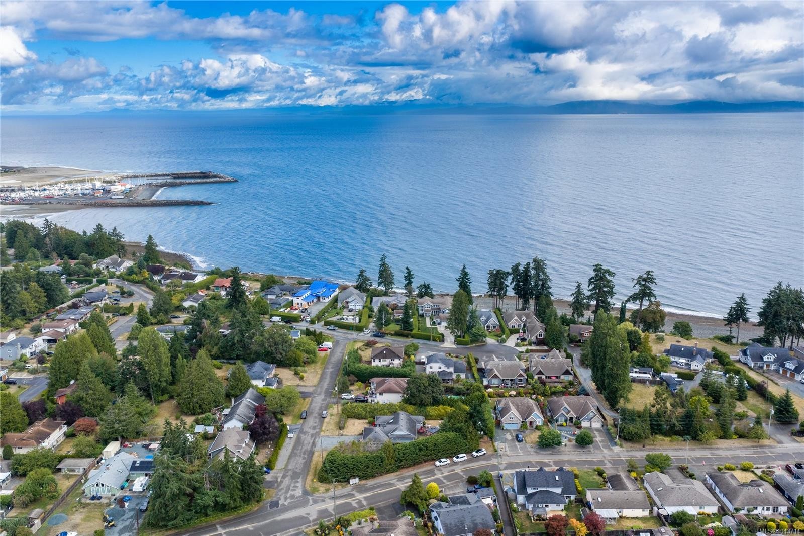 850 Ocean Pl, French Creek, BC