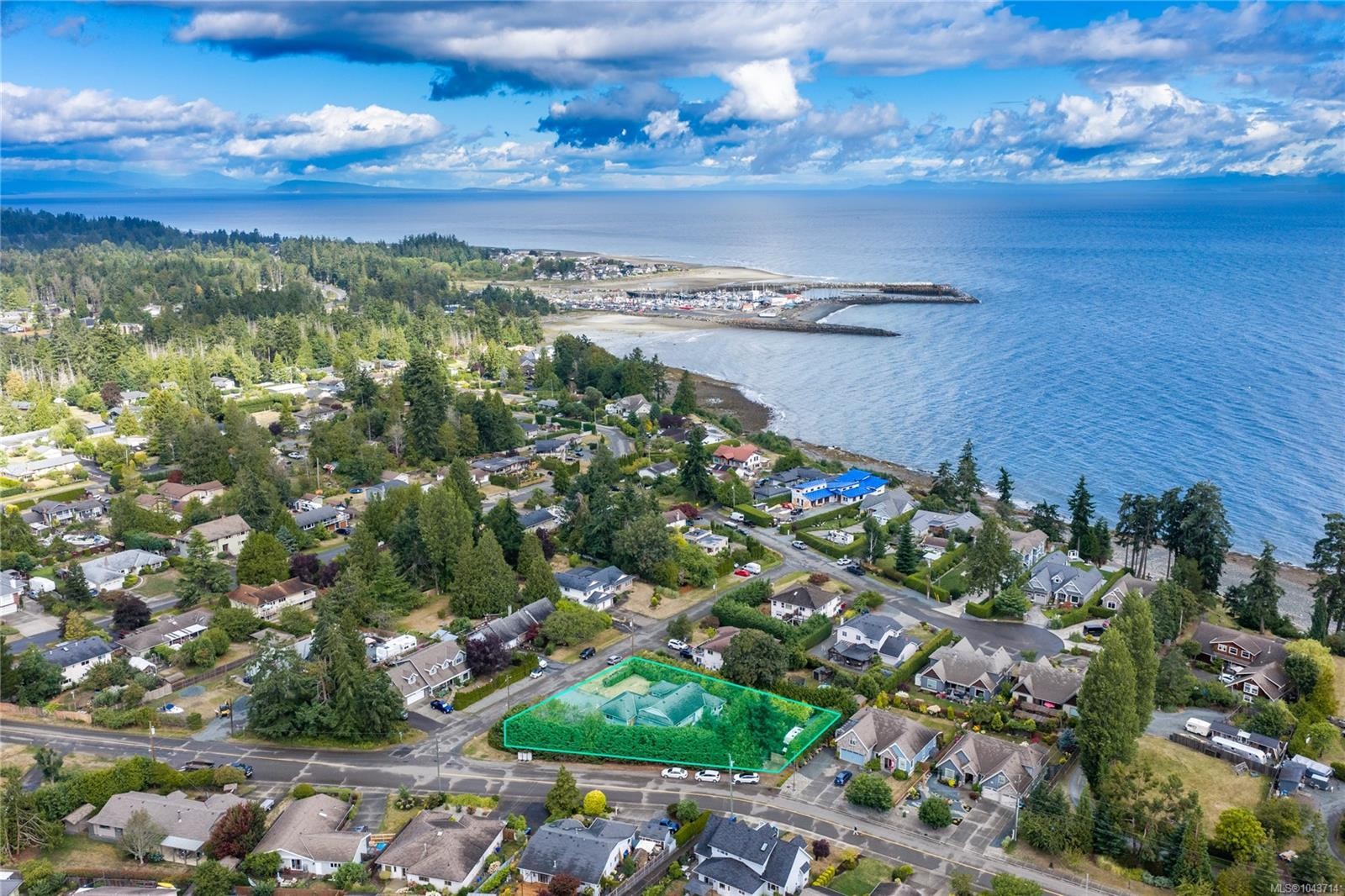 850 Ocean Pl, French Creek, BC