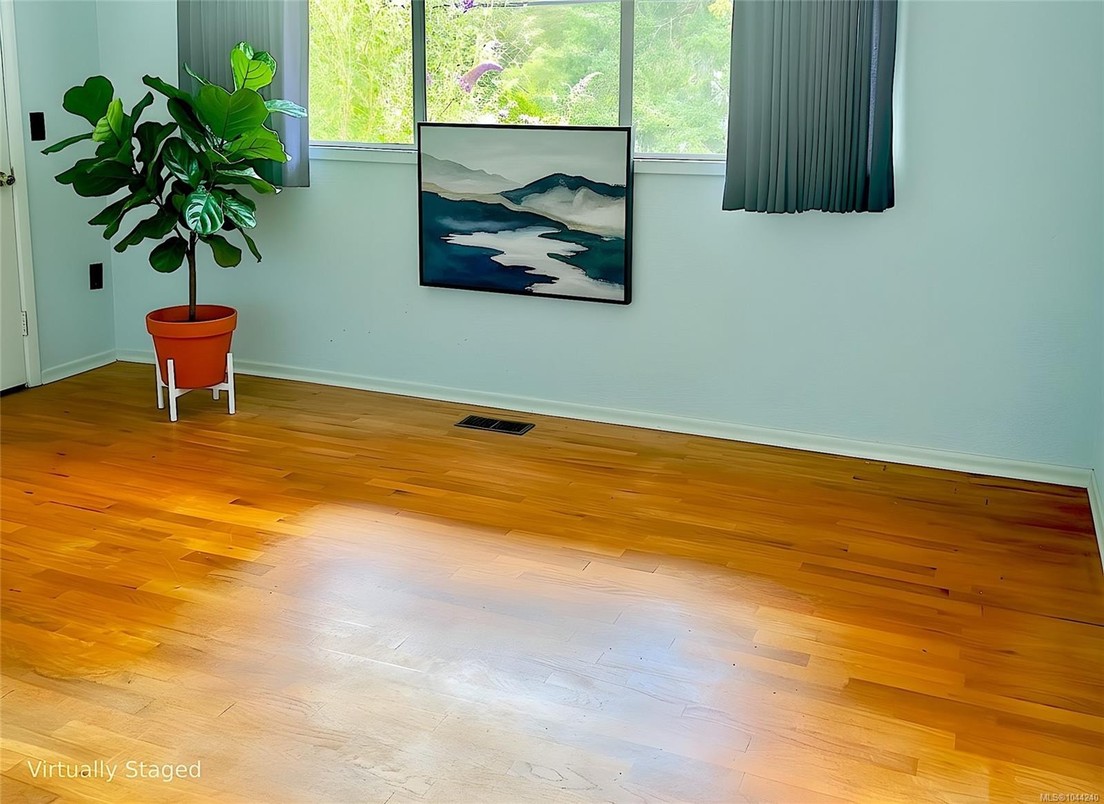 1071 Lodge Ave, Saanich, BC