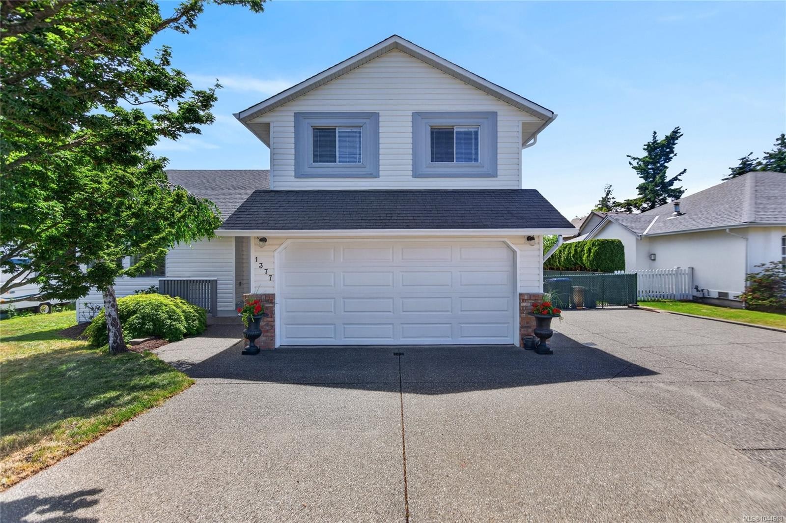 1377 Ocean View Ave, Comox, BC