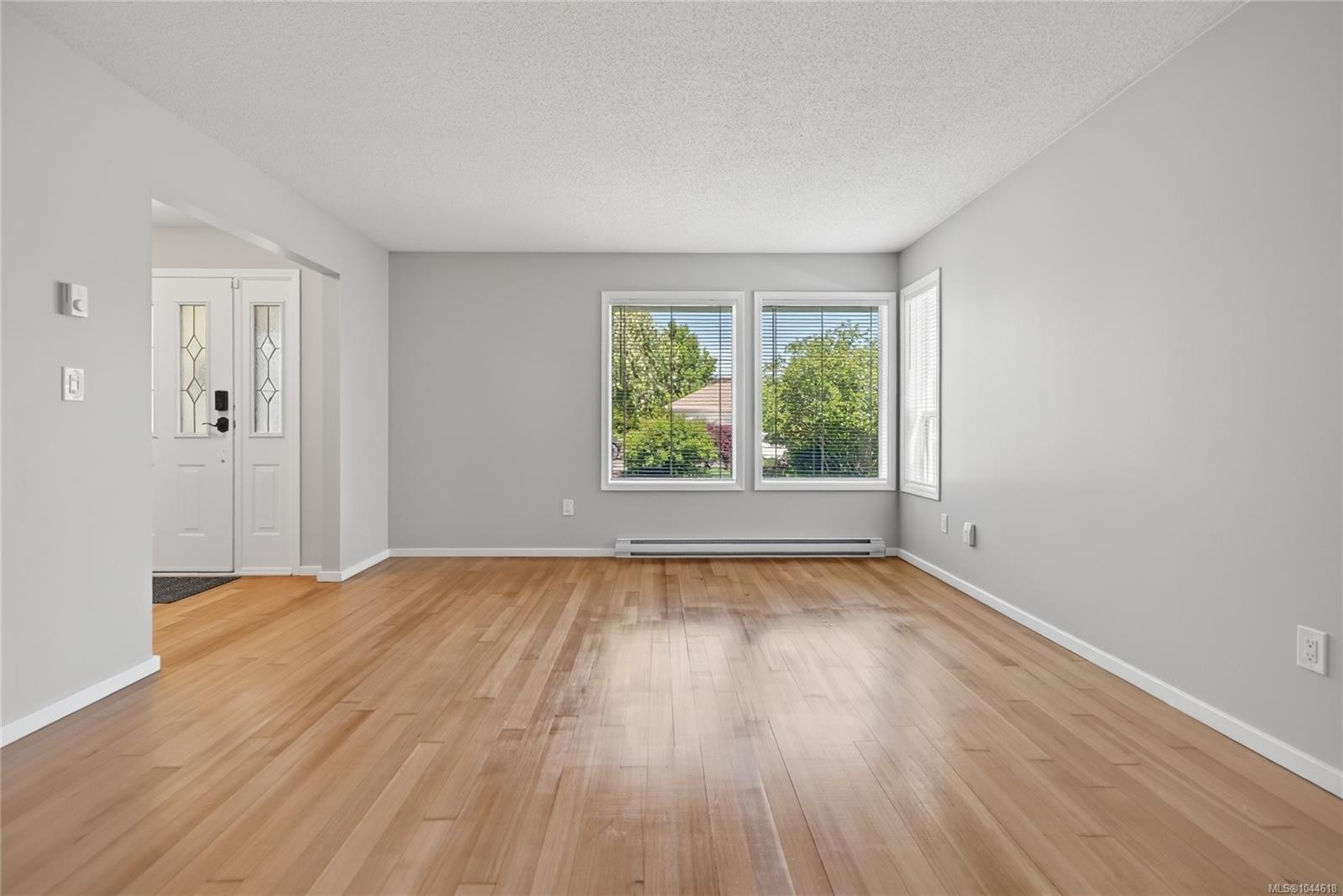 1377 Ocean View Ave, Comox, BC