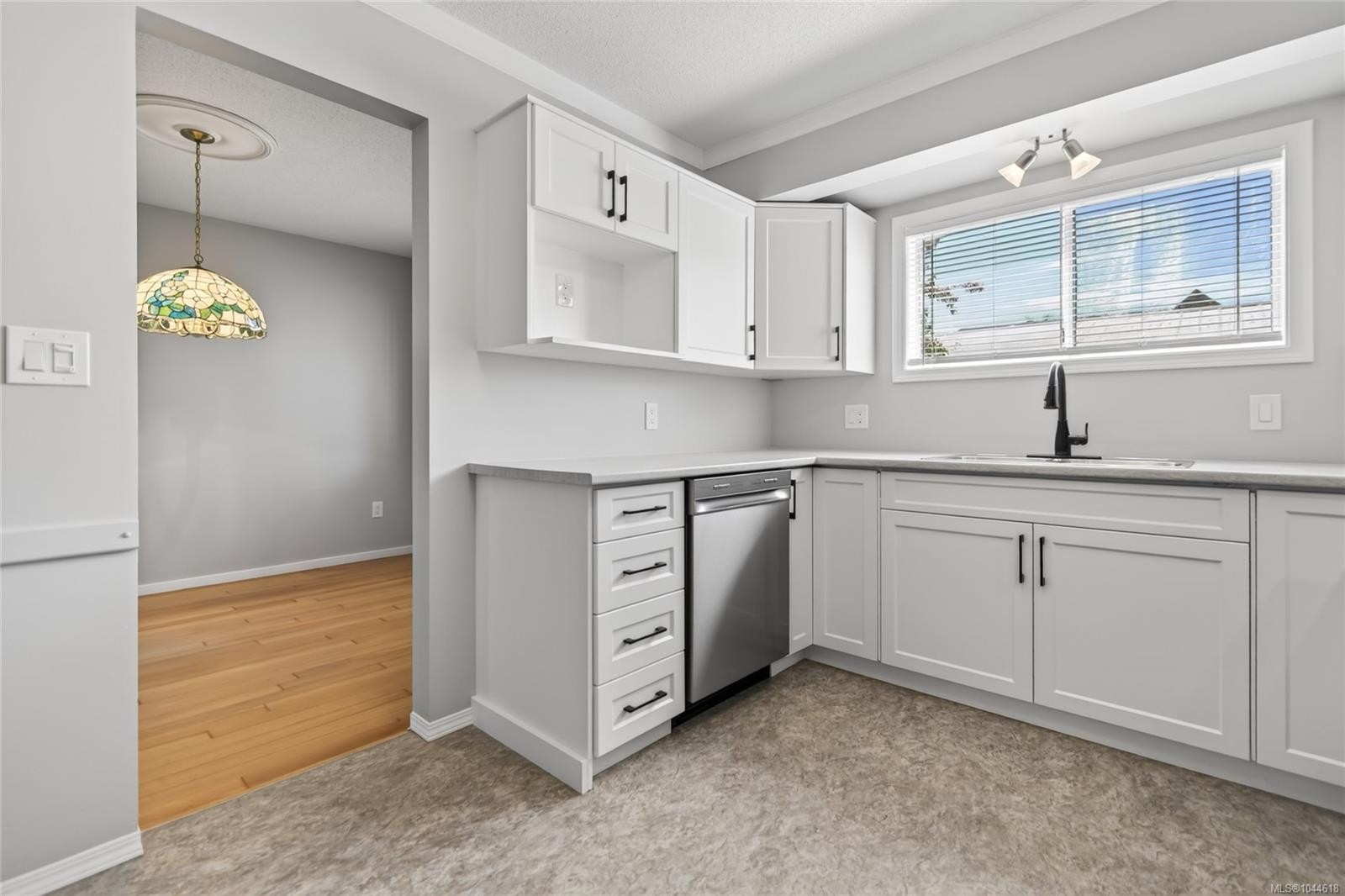 1377 Ocean View Ave, Comox, BC