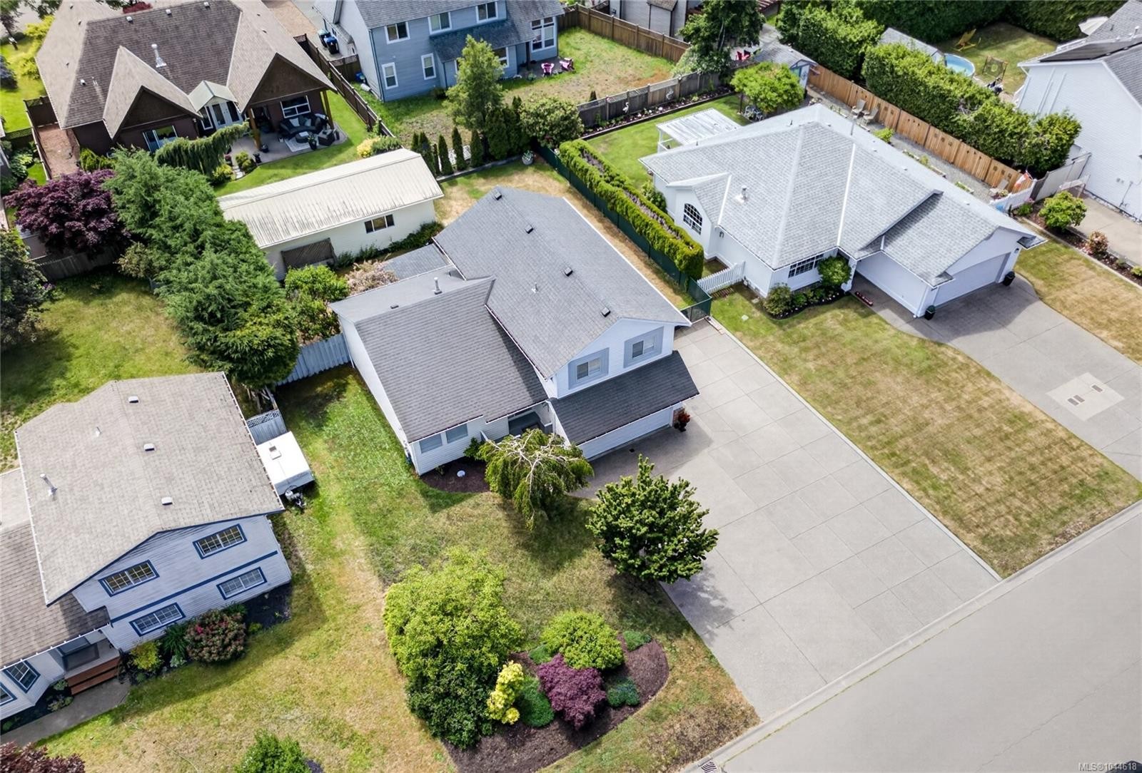 1377 Ocean View Ave, Comox, BC