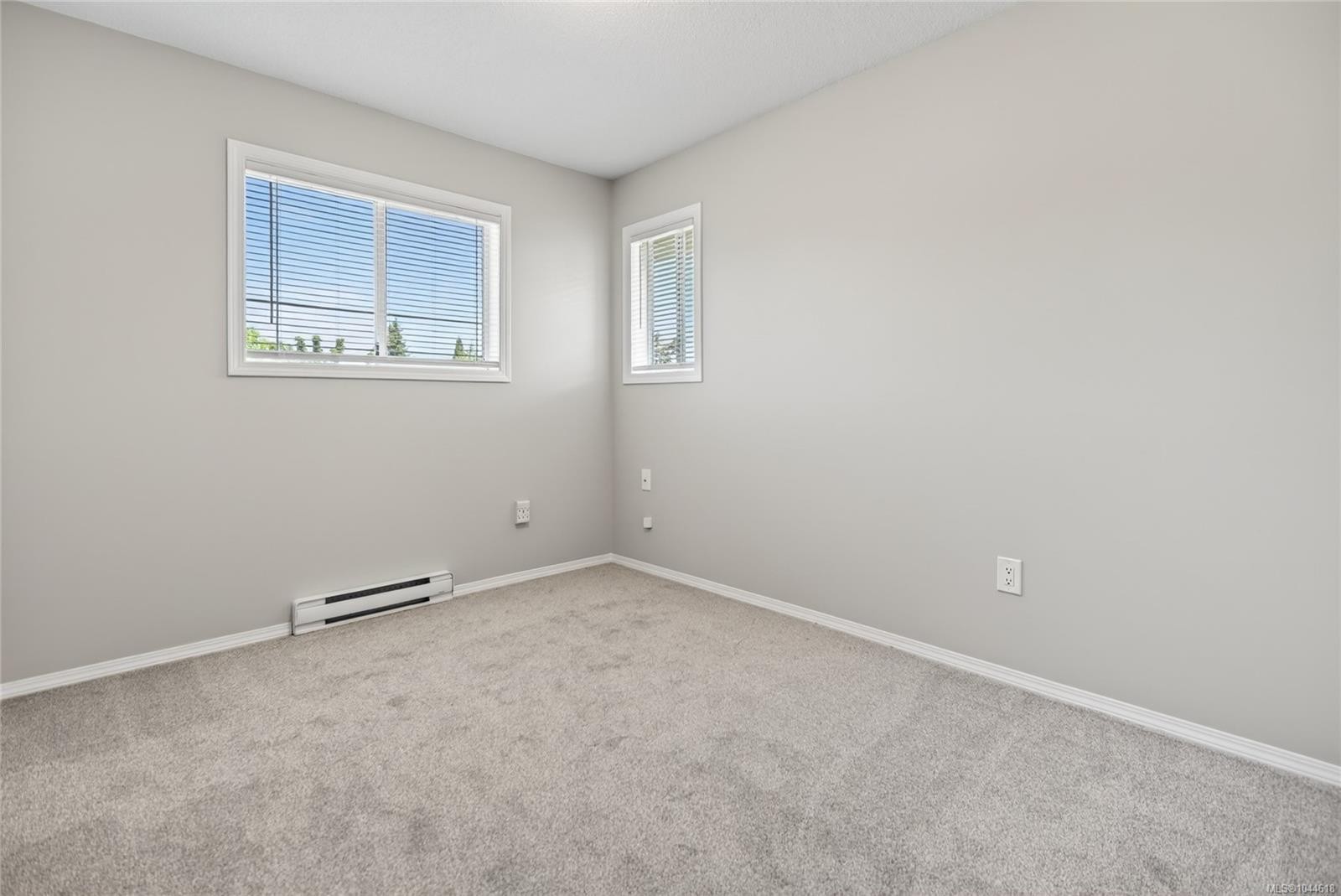 1377 Ocean View Ave, Comox, BC