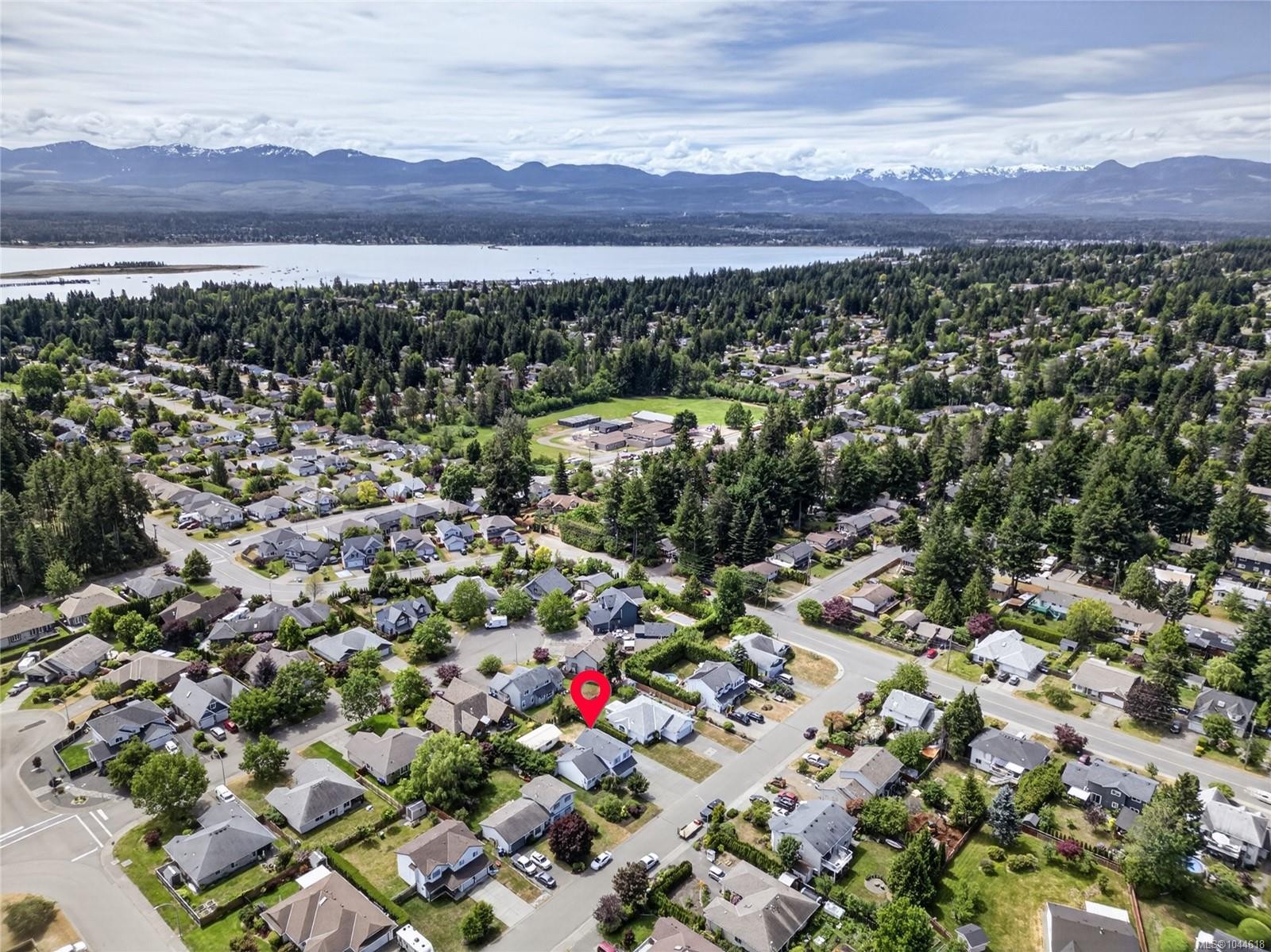 1377 Ocean View Ave, Comox, BC