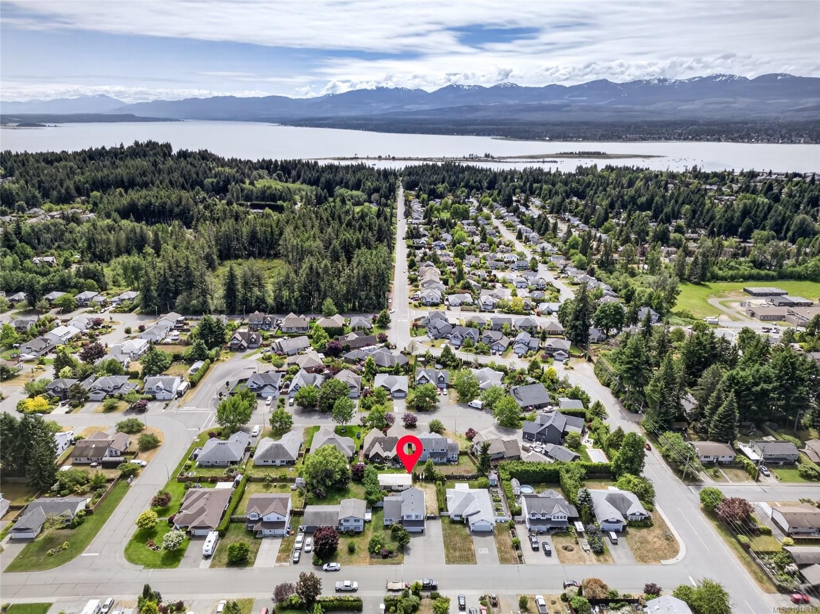 1377 Ocean View Ave, Comox, BC