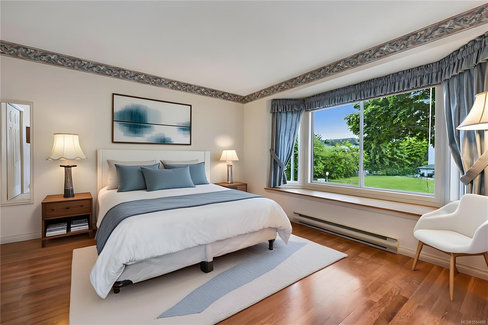 #1-10001 Fifth St, Sidney, BC - Indoor Photo Showing Bedroom