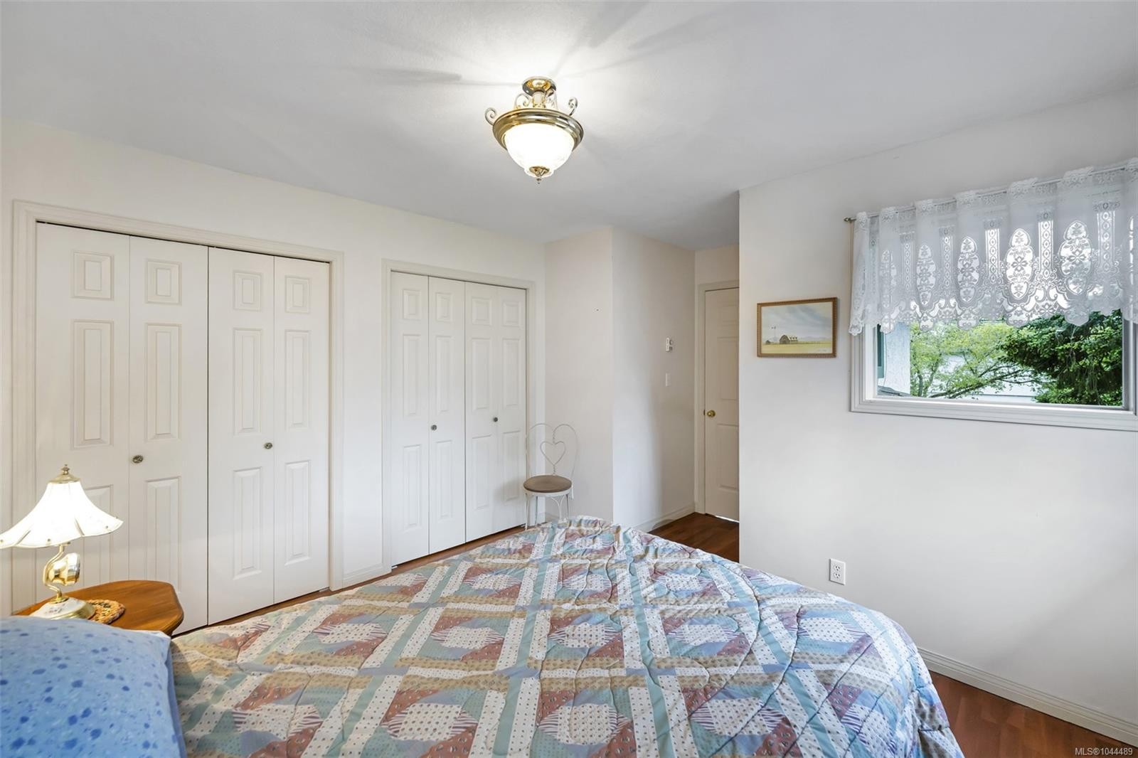 #1-10001 Fifth St, Sidney, BC - Indoor Photo Showing Bedroom