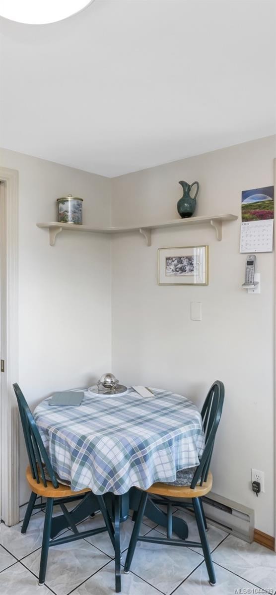 #1-10001 Fifth St, Sidney, BC - Indoor