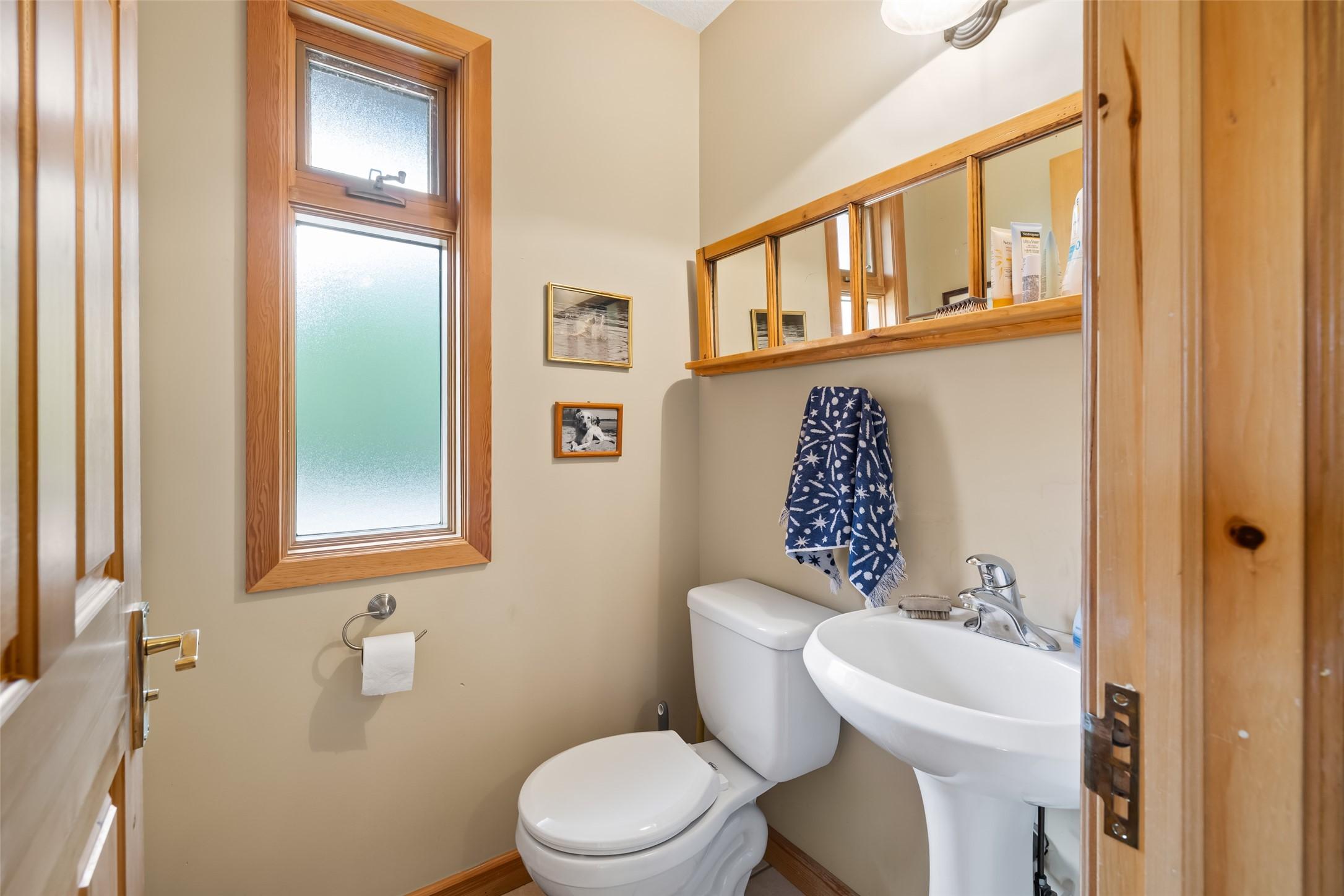 13 Sunrise Crescent, Kimberley, BC - Indoor Photo Showing Bathroom