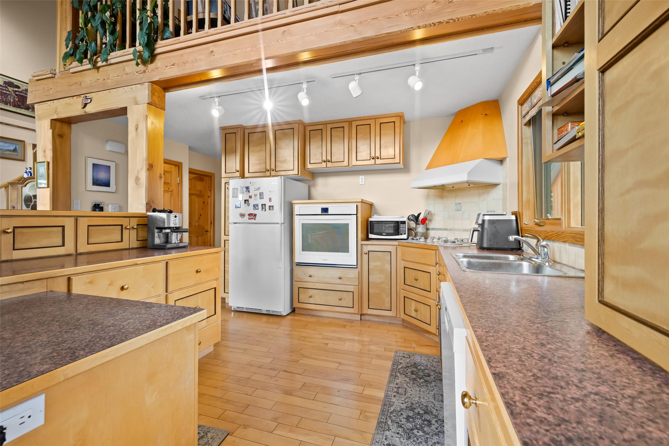 13 Sunrise Crescent, Kimberley, BC - Indoor Photo Showing Kitchen With Double Sink