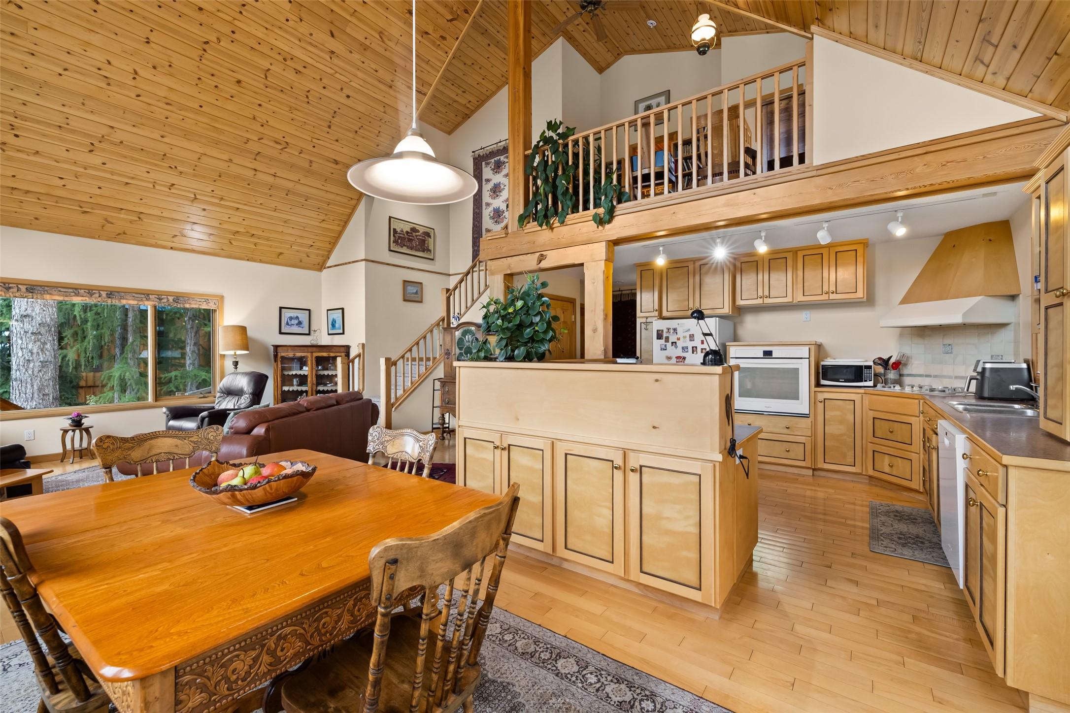 13 Sunrise Crescent, Kimberley, BC - Indoor Photo Showing Dining Room