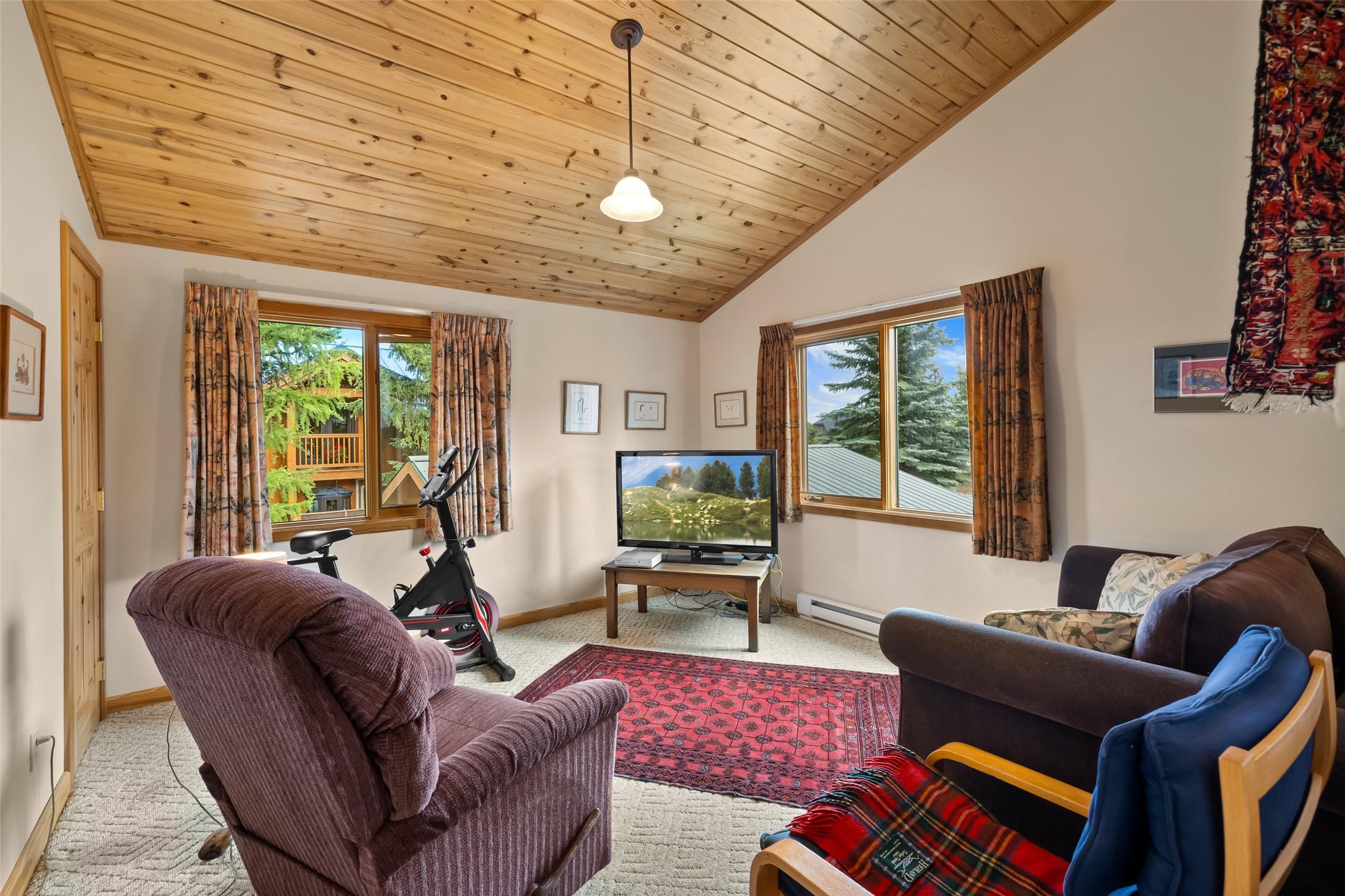 13 Sunrise Crescent, Kimberley, BC - Indoor Photo Showing Living Room