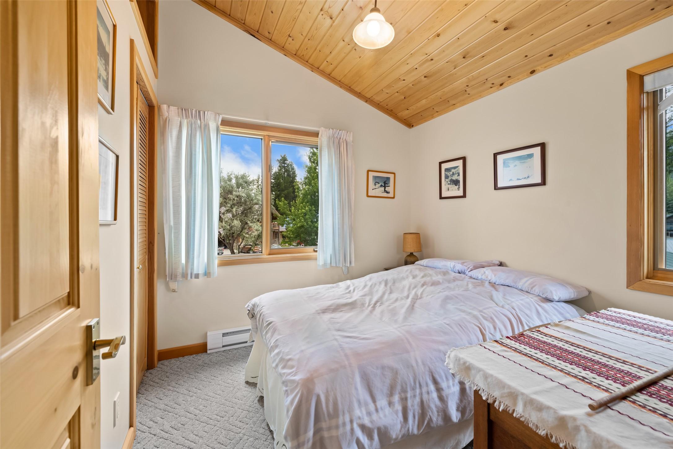 13 Sunrise Crescent, Kimberley, BC - Indoor Photo Showing Bedroom