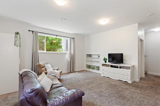 47 Barak Dr, Kleefeld, MB - Indoor Photo Showing Living Room