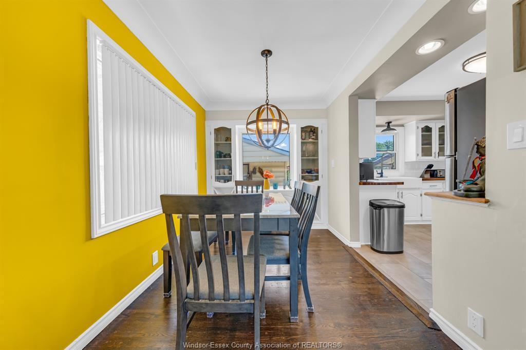 3302 Woodlawn Avenue, Windsor, ON - Indoor Photo Showing Dining Room