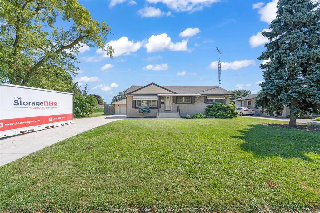 3302 Woodlawn Avenue, Windsor, ON - Outdoor