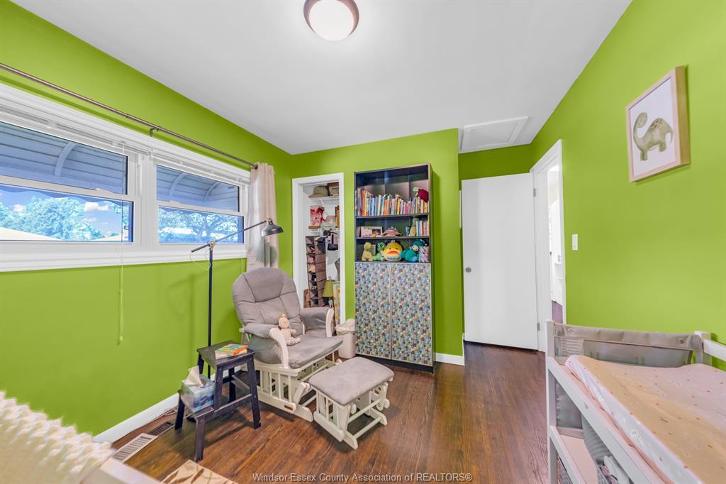 3302 Woodlawn Avenue, Windsor, ON - Indoor
