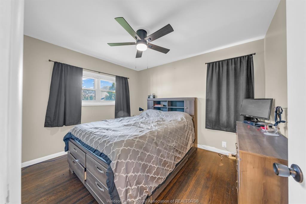 3302 Woodlawn Avenue, Windsor, ON - Indoor Photo Showing Bedroom
