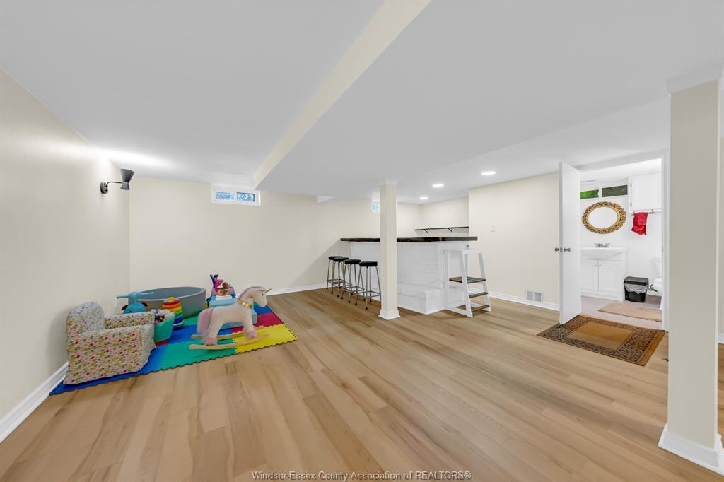 3302 Woodlawn Avenue, Windsor, ON - Indoor