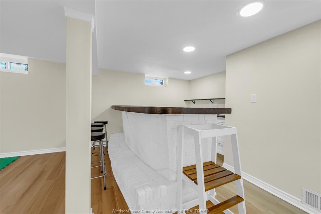 3302 Woodlawn Avenue, Windsor, ON - Indoor