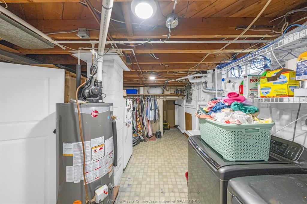 3302 Woodlawn Avenue, Windsor, ON - Indoor Photo Showing Basement