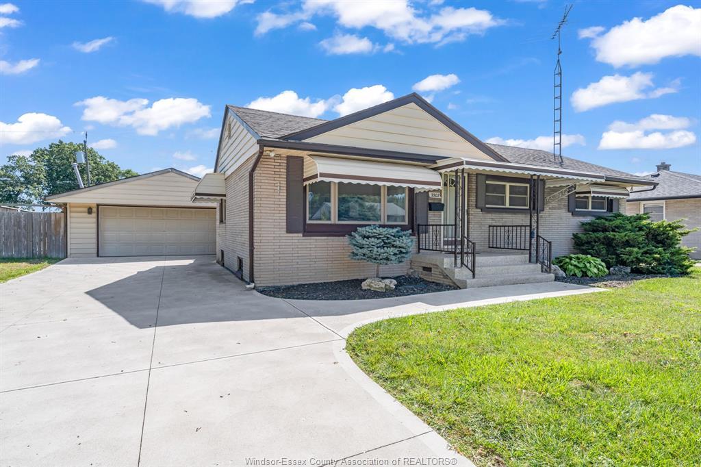 3302 Woodlawn Avenue, Windsor, ON - Outdoor