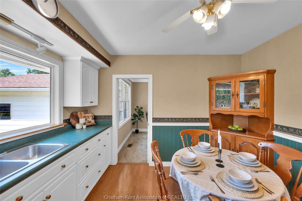 146 Canterbury Street, Chatham, ON - Indoor Photo Showing Dining Room