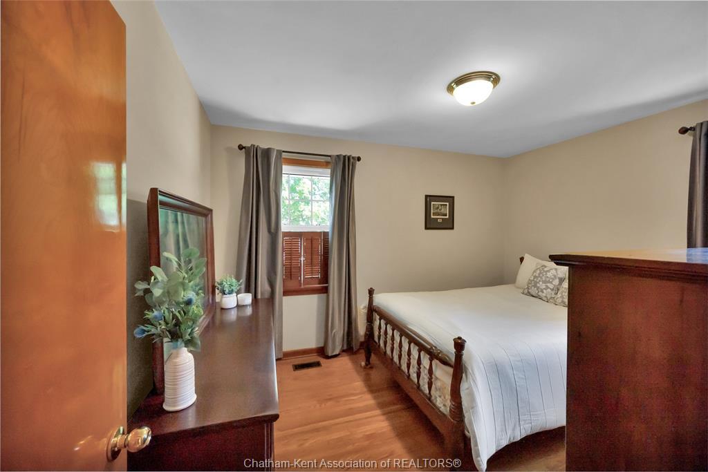 146 Canterbury Street, Chatham, ON - Indoor Photo Showing Bedroom