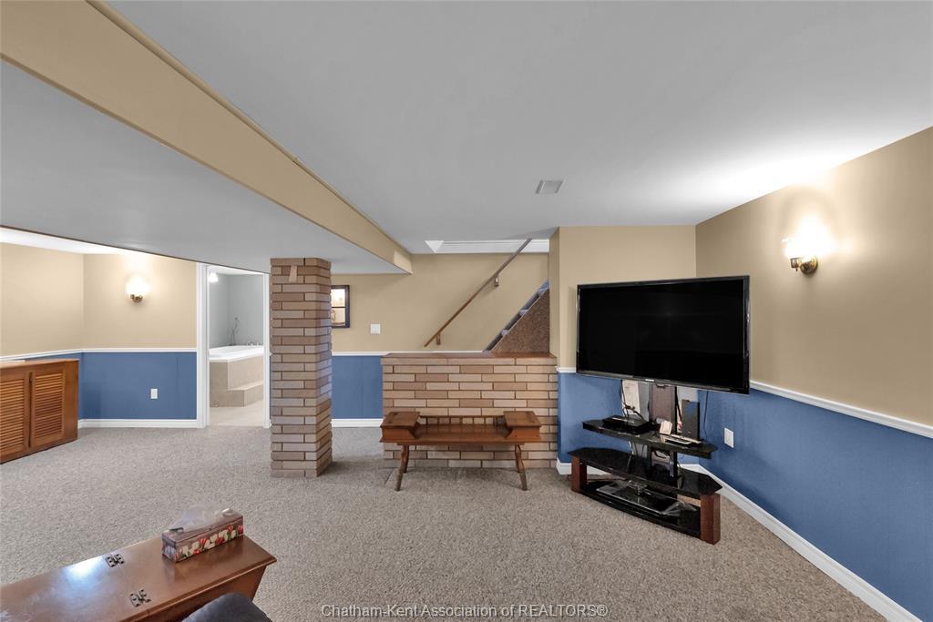 146 Canterbury Street, Chatham, ON - Indoor