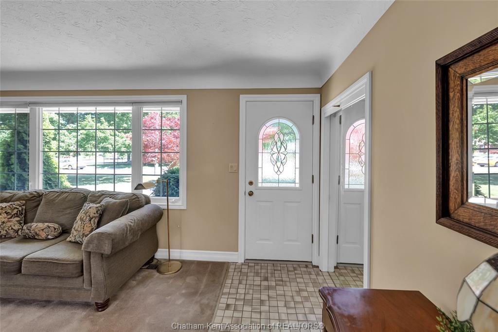 146 Canterbury Street, Chatham, ON - Indoor