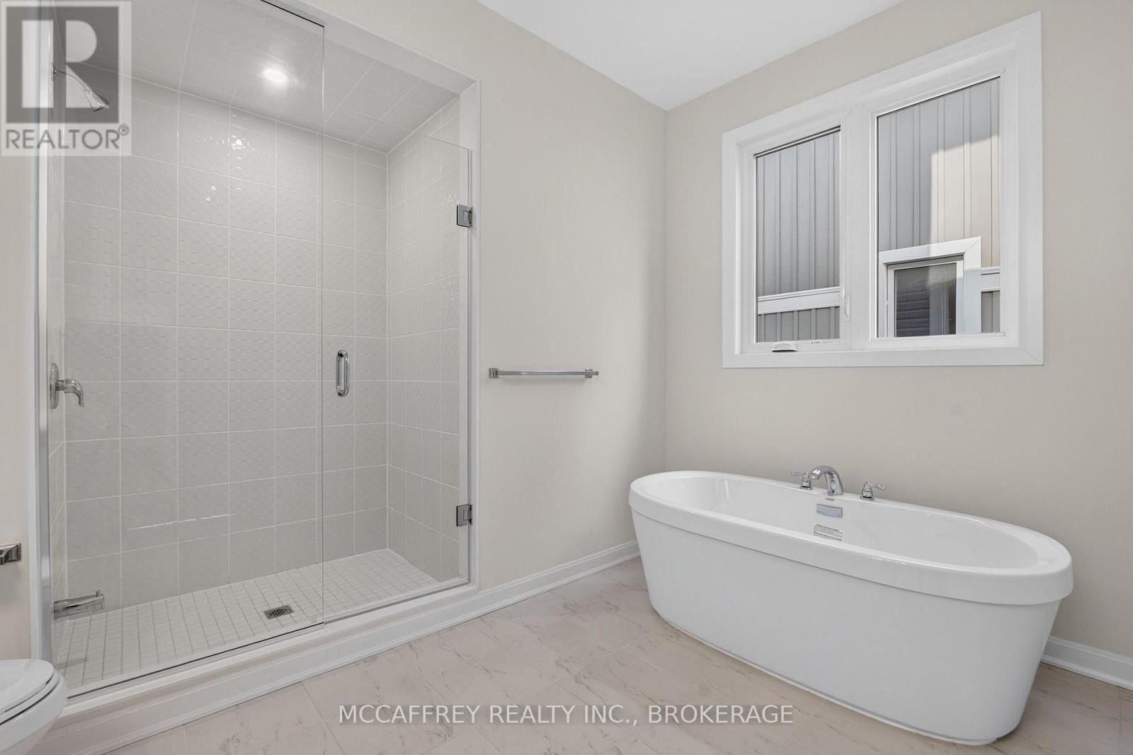 19 Oakmont Drive, Loyalist (Bath), ON - Indoor Photo Showing Bathroom