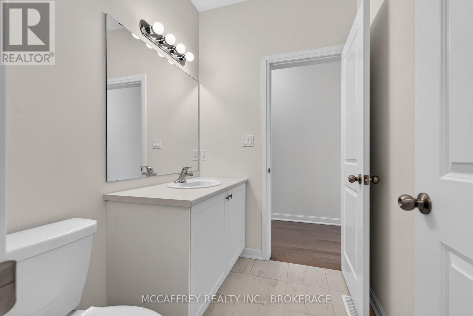 19 Oakmont Drive, Loyalist (Bath), ON - Indoor Photo Showing Bathroom