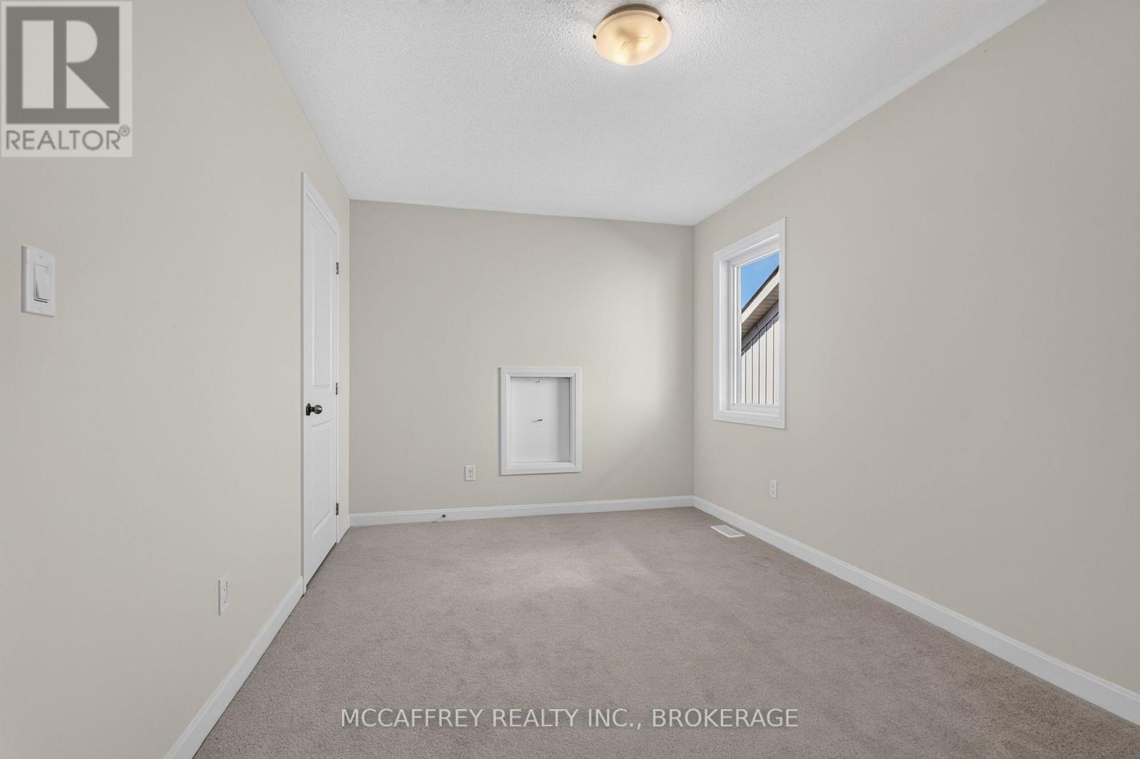 19 Oakmont Drive, Loyalist (Bath), ON - Indoor Photo Showing Other Room