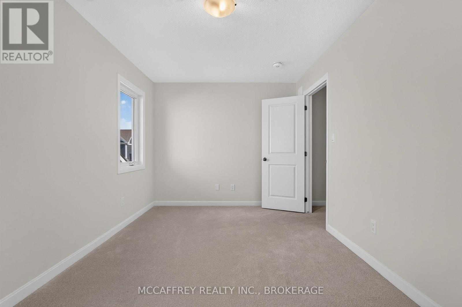 19 Oakmont Drive, Loyalist (Bath), ON - Indoor Photo Showing Other Room