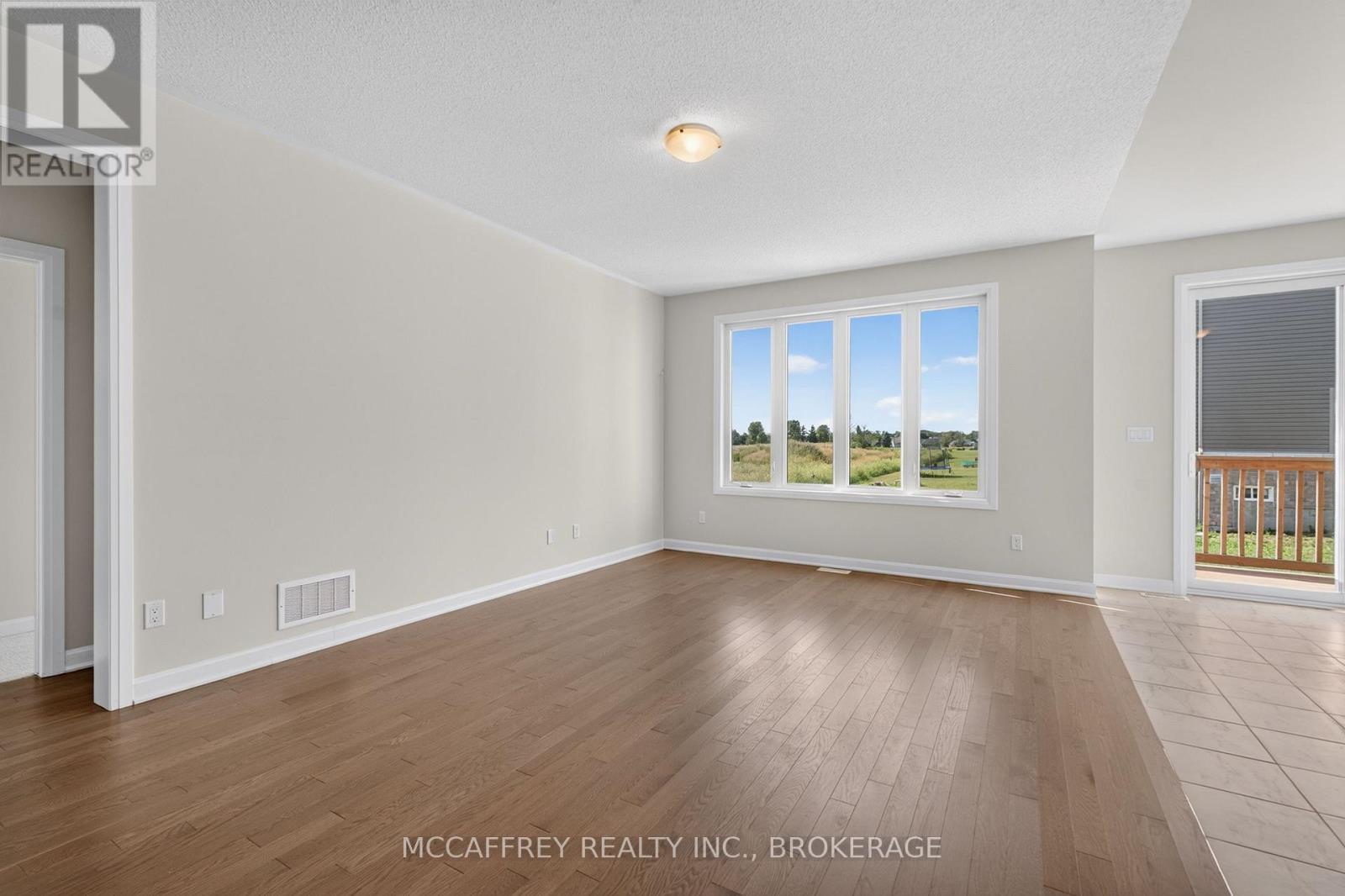 19 Oakmont Drive, Loyalist (Bath), ON - Indoor Photo Showing Other Room