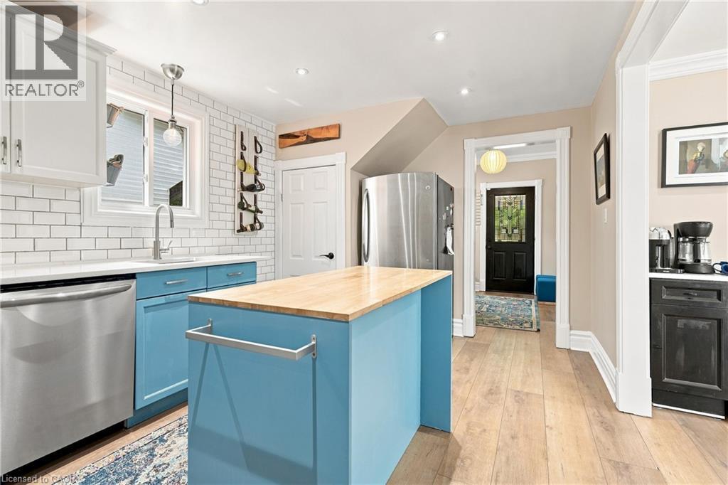 4313 Central Avenue, Lincoln, ON - Indoor Photo Showing Kitchen