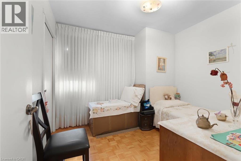 591 Mohawk Road W, Hamilton, ON - Indoor
