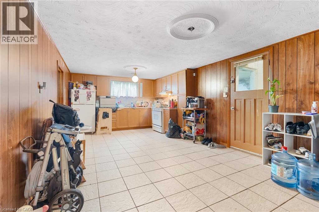591 Mohawk Road W, Hamilton, ON - Indoor Photo Showing Other Room