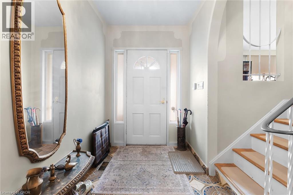591 Mohawk Road W, Hamilton, ON - Indoor Photo Showing Other Room
