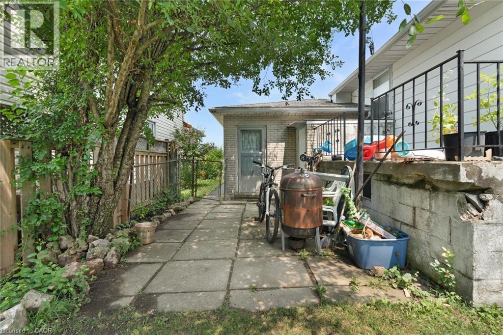 591 Mohawk Road W, Hamilton, ON - Outdoor