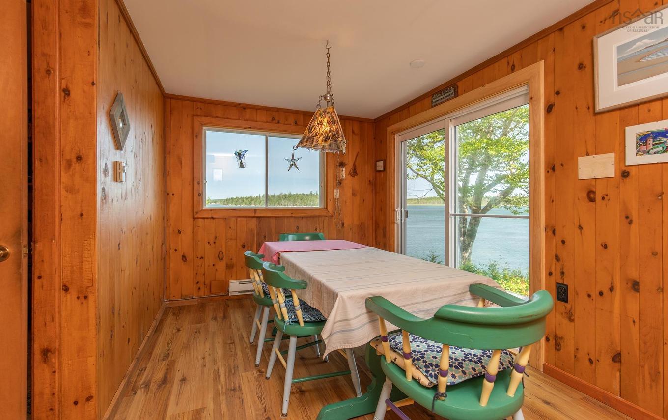 390-406 Highway 308, Morris Island, NS - Indoor Photo Showing Dining Room