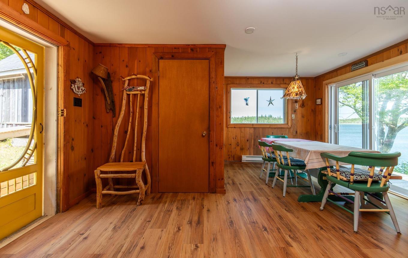 390-406 Highway 308, Morris Island, NS - Indoor Photo Showing Dining Room