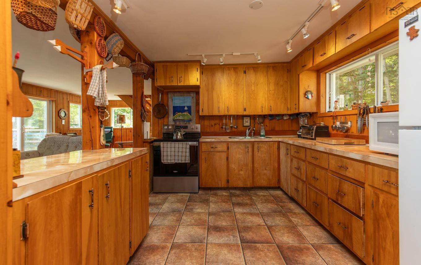 390-406 Highway 308, Morris Island, NS - Indoor Photo Showing Kitchen