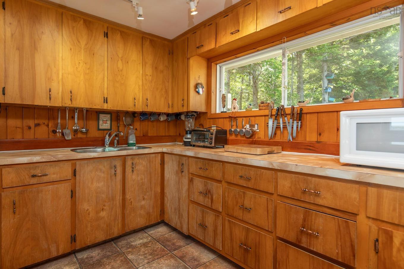 390-406 Highway 308, Morris Island, NS - Indoor Photo Showing Kitchen With Double Sink