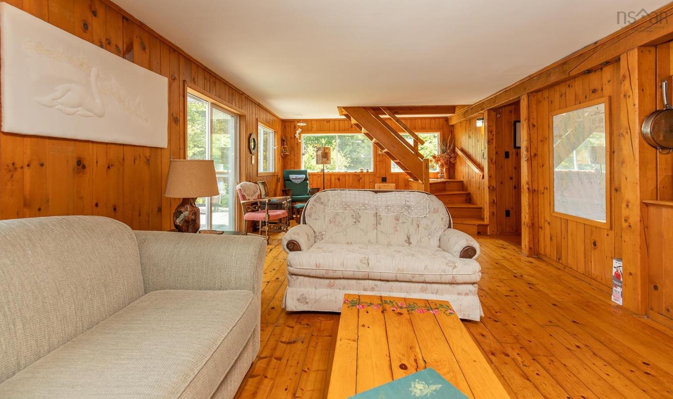 390-406 Highway 308, Morris Island, NS - Indoor Photo Showing Living Room