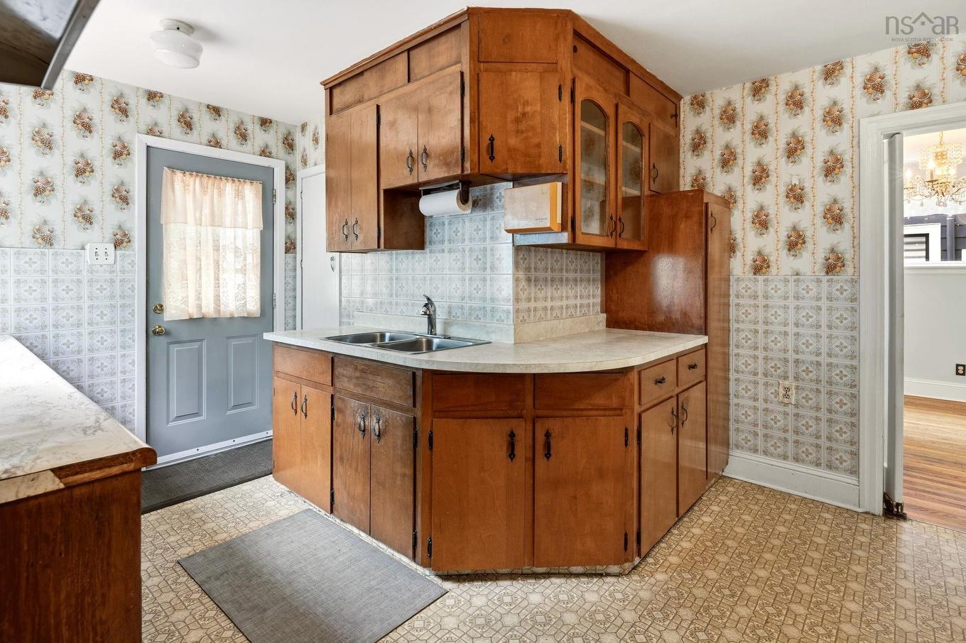 828 Bridges Street, Halifax, NS - Indoor Photo Showing Kitchen With Double Sink